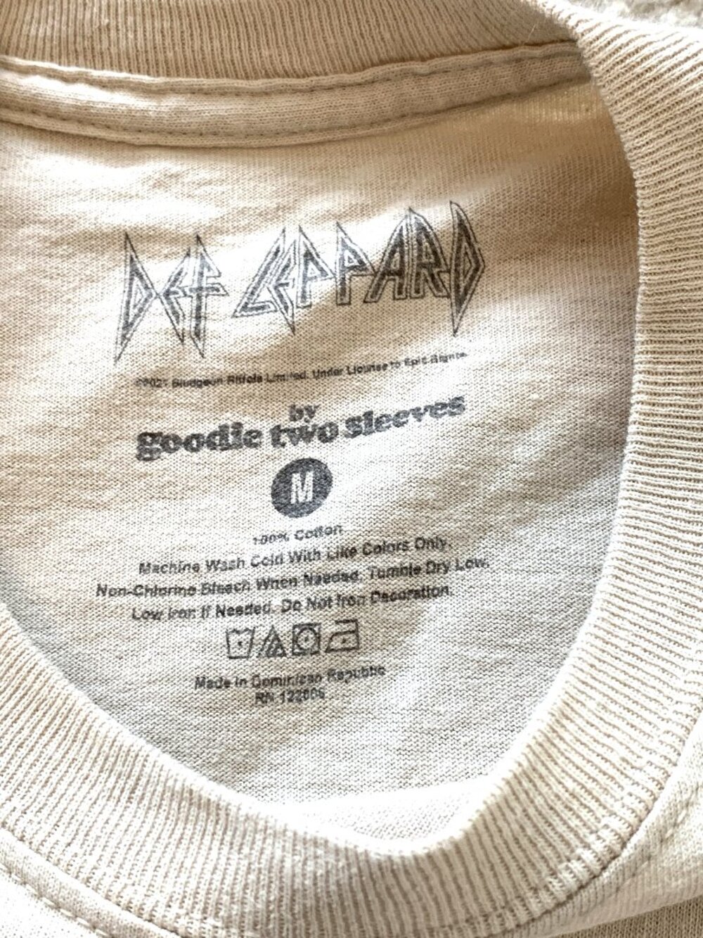 Def Leppard Hysteria Leopard Graphic Tee Cream Short Sleeves Size M - Picture 5 of 6